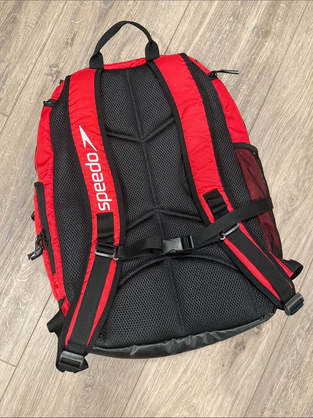 Speedo Red and Black Sport Backpack (Like New) - Picture 5 of 5